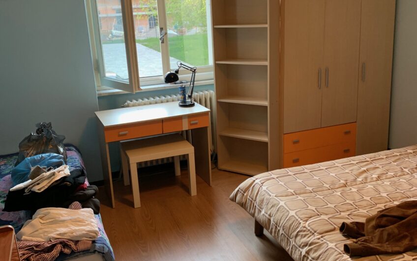 PAVIA VIA OGLIO AFFITTASI AMPIO TRILOCALE CON 2 STANZE SEPARATE EURO 650 MESE SOLO STUDENTI