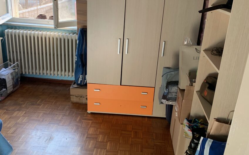 PAVIA VIA OGLIO AFFITTASI AMPIO TRILOCALE CON 2 STANZE SEPARATE EURO 650 MESE SOLO STUDENTI