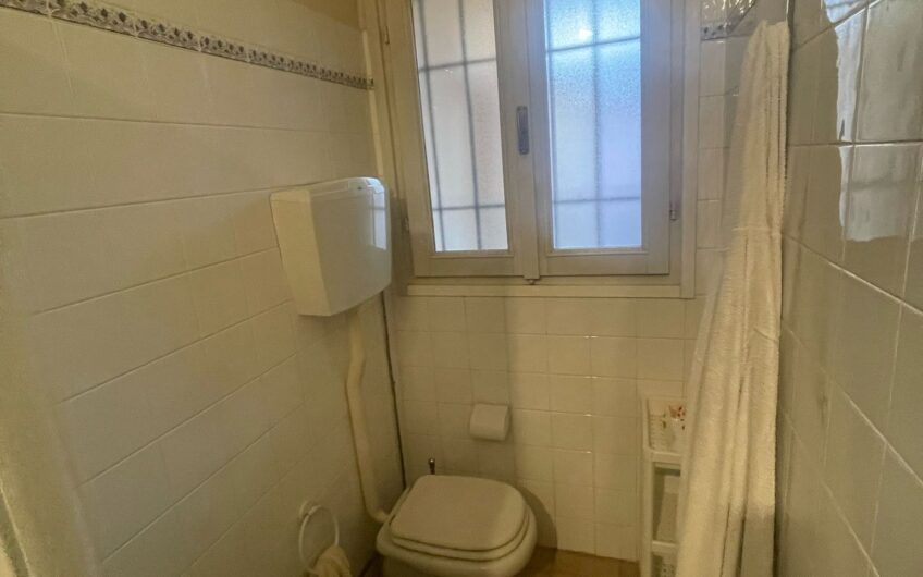PAVIA VIA LANGOSCO AFFITTASI 3 LOCALI + SERVIZI RISTRUTTURATO  E ARREDATO EURO 800 MESE