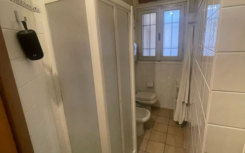 PAVIA VIA LANGOSCO AFFITTASI 3 LOCALI + SERVIZI RISTRUTTURATO  E ARREDATO EURO 800 MESE