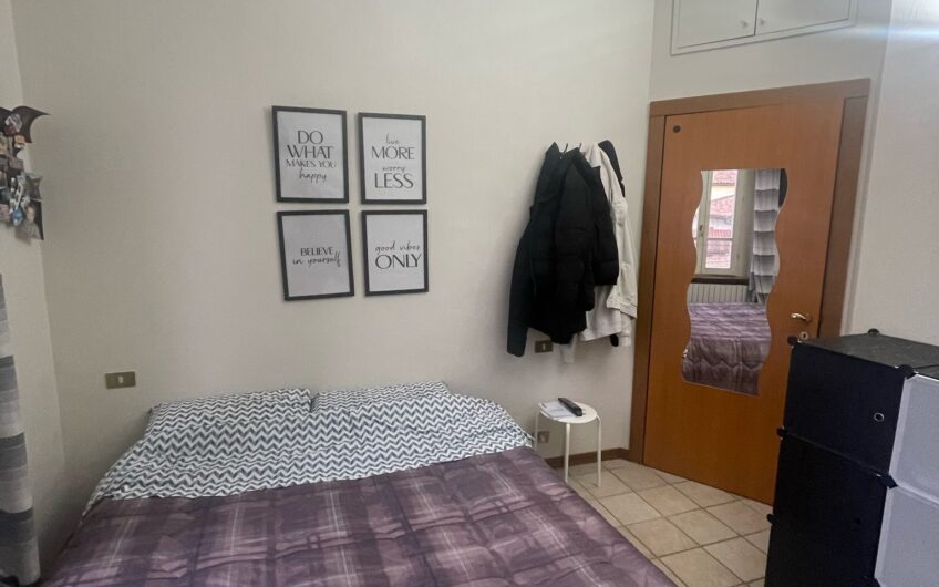 PAVIA VIA LANGOSCO AFFITTASI 3 LOCALI + SERVIZI RISTRUTTURATO  E ARREDATO EURO 800 MESE