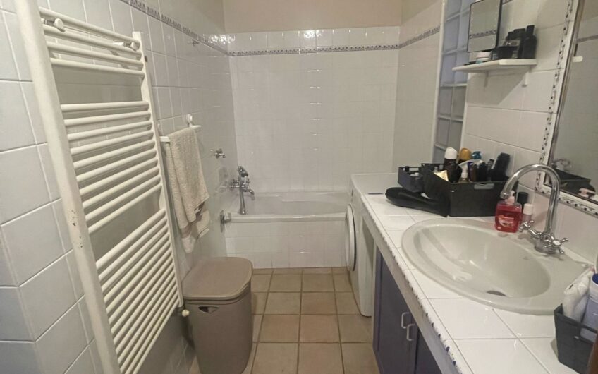 PAVIA VIA LANGOSCO AFFITTASI 3 LOCALI + SERVIZI RISTRUTTURATO  E ARREDATO EURO 800 MESE
