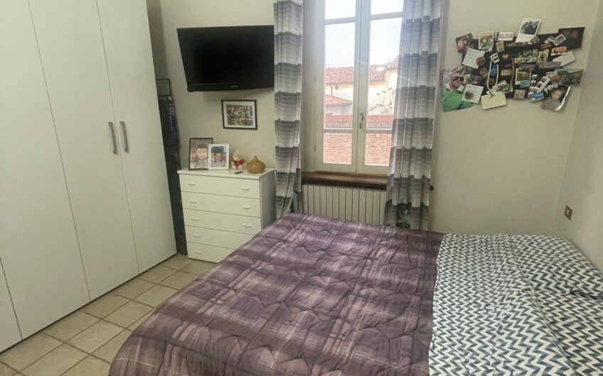 PAVIA VIA LANGOSCO AFFITTASI 3 LOCALI + SERVIZI RISTRUTTURATO  E ARREDATO EURO 800 MESE