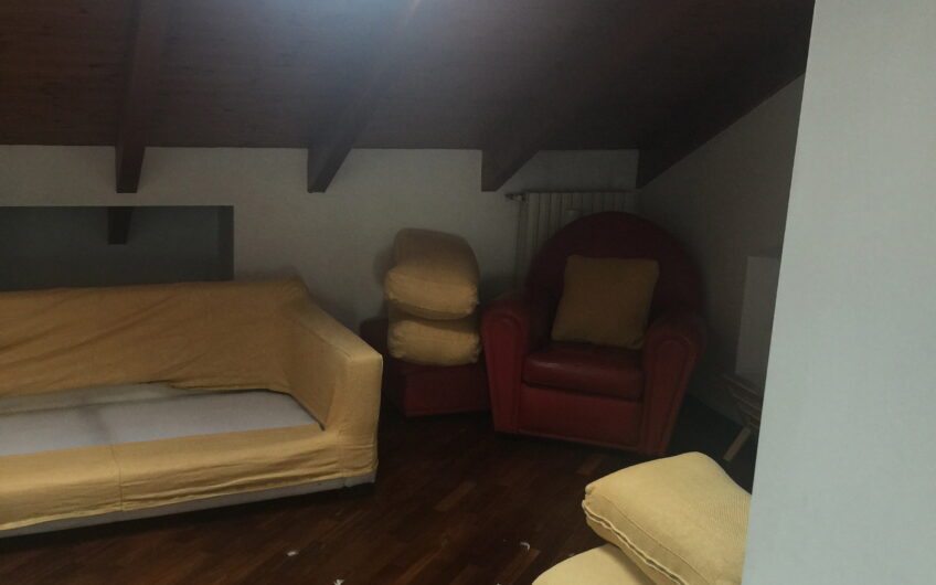 PAVIA STAZIONE PIAZZA GUIDI APPARTAMENTO RISTRUTTURATO DI 5 LOCALI + 2 SERVIZI, TERRAZZO, EURO 440.000