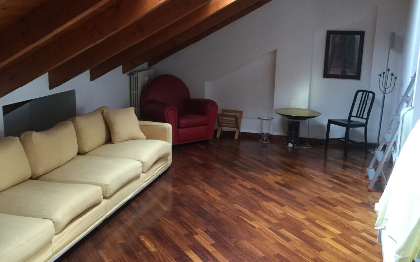 PAVIA STAZIONE PIAZZA GUIDI APPARTAMENTO RISTRUTTURATO DI 5 LOCALI + 2 SERVIZI, TERRAZZO, EURO 450.000