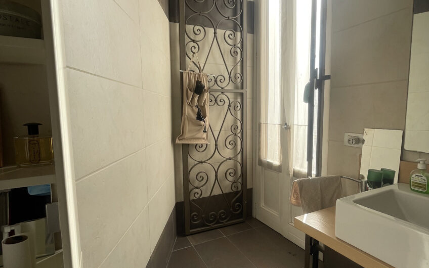 PIAZZA CASTELLO ATTICO CON TERRAZZO 4 LOCALI + 3 SERVIZI 250 MQ TRATTATIVE RISERVATE