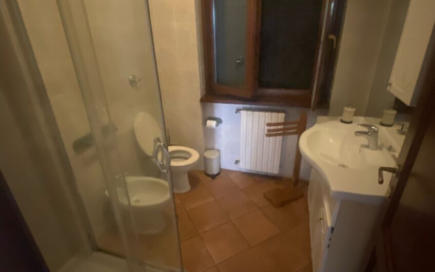 TRAVACO’ SICCOMARIO SIGNORILE VILLETTA A SCHIERA DI TESTA  DI AMPIA METRATURA MQ 210 SU 3 LIVELLI EURO 295.000