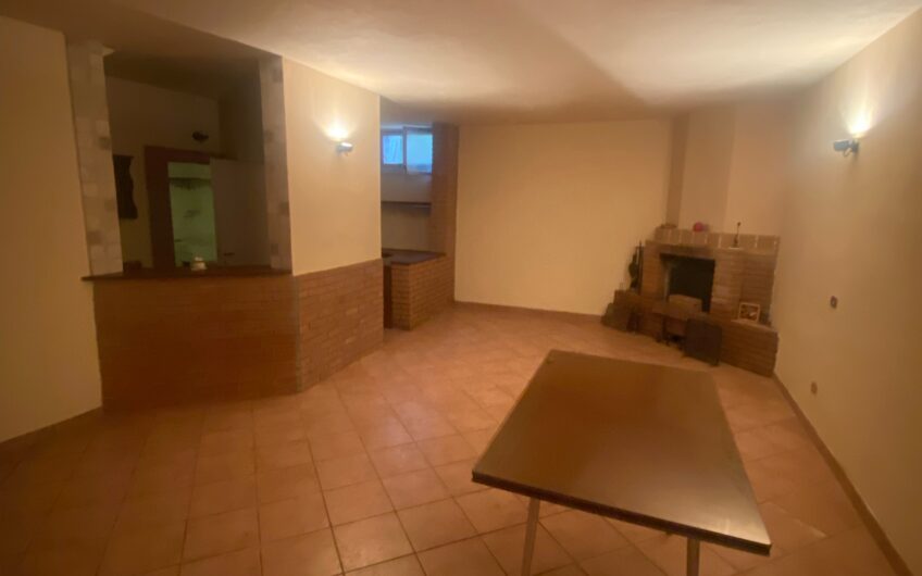 TRAVACO’ SICCOMARIO SIGNORILE VILLETTA A SCHIERA DI TESTA  DI AMPIA METRATURA MQ 210 SU 3 LIVELLI EURO 295.000