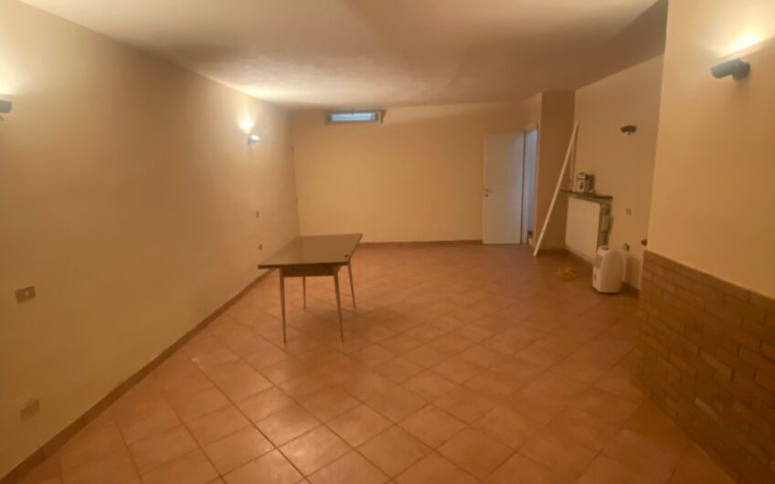 TRAVACO’ SICCOMARIO SIGNORILE VILLETTA A SCHIERA DI TESTA  DI AMPIA METRATURA MQ 210 SU 3 LIVELLI EURO 295.000