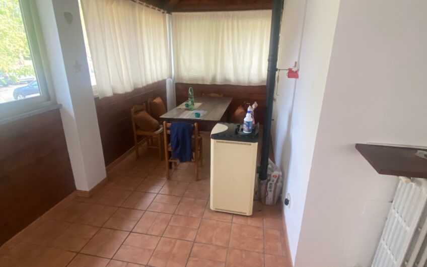 TRAVACO’ SICCOMARIO SIGNORILE VILLETTA A SCHIERA DI TESTA  DI AMPIA METRATURA MQ 210 SU 3 LIVELLI EURO 295.000