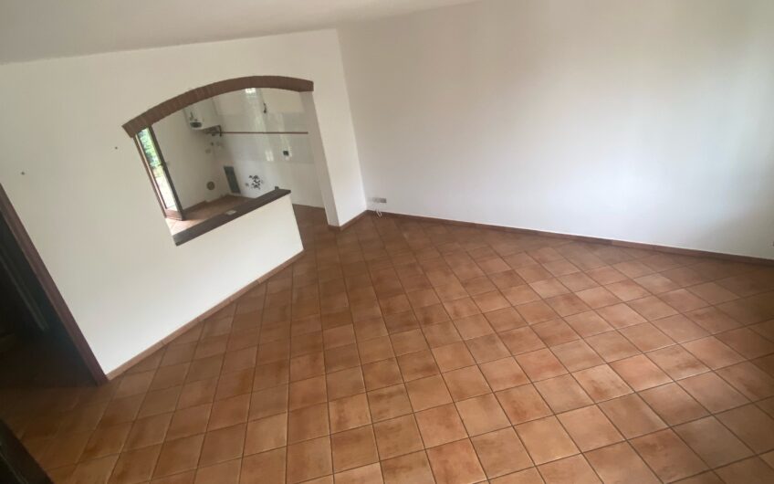 TRAVACO’ SICCOMARIO SIGNORILE VILLETTA A SCHIERA DI TESTA  DI AMPIA METRATURA MQ 210 SU 3 LIVELLI EURO 295.000
