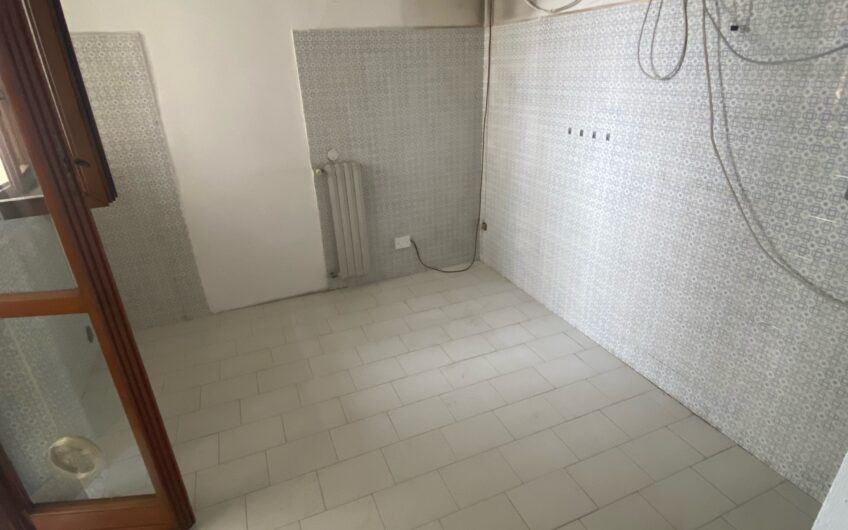 PIAZZA VITTORIA ATTICO CON TERRAZZO DI 4 LOCALI + 2 SERVIZI E CANTINA EURO 535.000