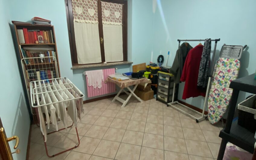 CAVBA MANARA VIA TURATI 3 LOCALI + SERVIZI, CANTINA E BOX, OCCUPATO, EURO 85.000