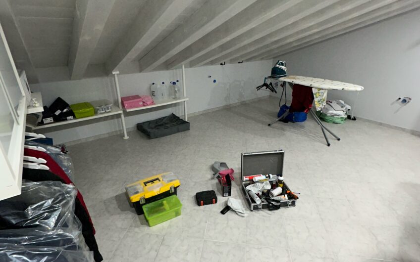 ALBUZZANO VIA PAVESI AMPIO APPARTAMENTO ARREDATO DI 140 MQ CON MANSARDA CANTINA E BOX EURO 150.000