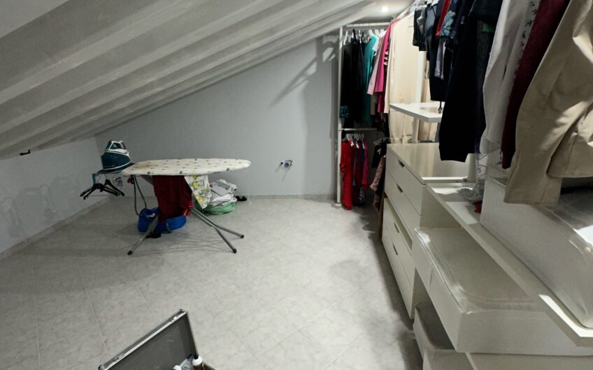 ALBUZZANO VIA PAVESI AMPIO APPARTAMENTO ARREDATO DI 140 MQ CON MANSARDA CANTINA E BOX EURO 150.000