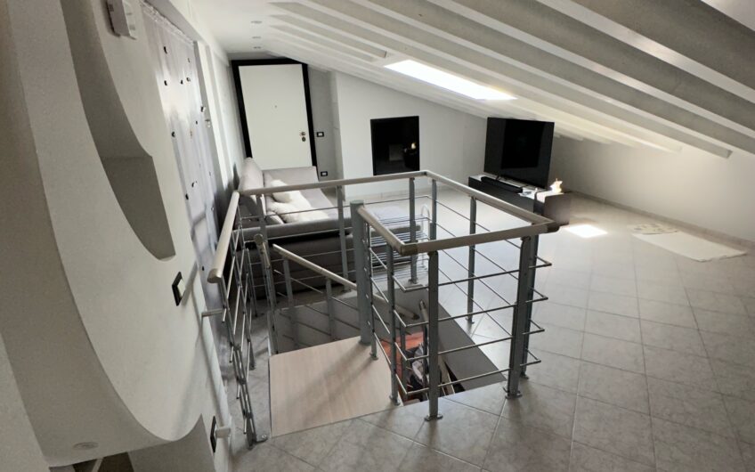 ALBUZZANO VIA PAVESI AMPIO APPARTAMENTO ARREDATO DI 140 MQ CON MANSARDA CANTINA E BOX EURO 150.000