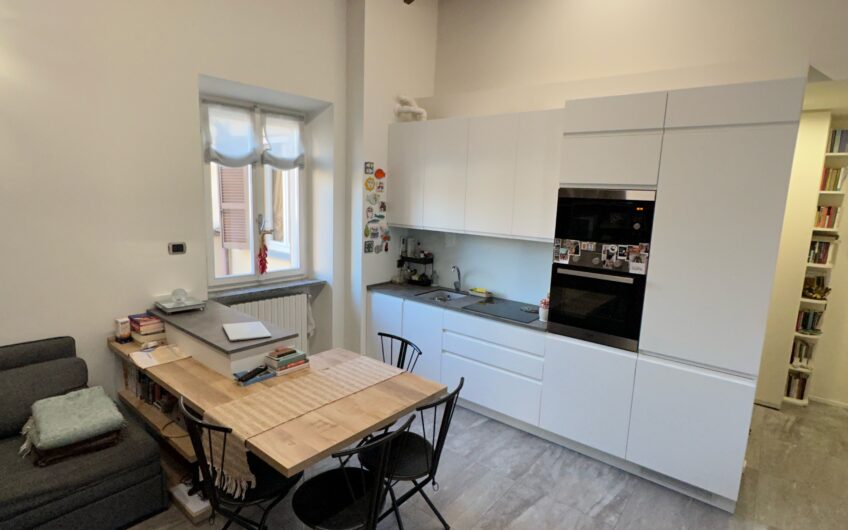 PAVIA VIA SANT’ENNODIO PRESTIGIOSO BILOCALE RISTRUTTURATO E ARREDATO CON POSS. BOX . EURO 250.000