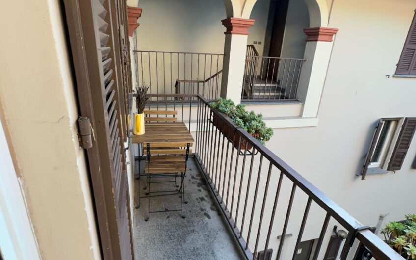 PAVIA VIA SANT’ENNODIO PRESTIGIOSO BILOCALE RISTRUTTURATO E ARREDATO CON POSS. BOX . EURO 250.000