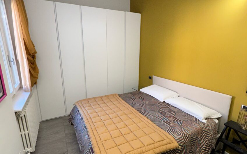 PAVIA VIA SANT’ENNODIO PRESTIGIOSO BILOCALE RISTRUTTURATO E ARREDATO CON POSS. BOX . EURO 250.000