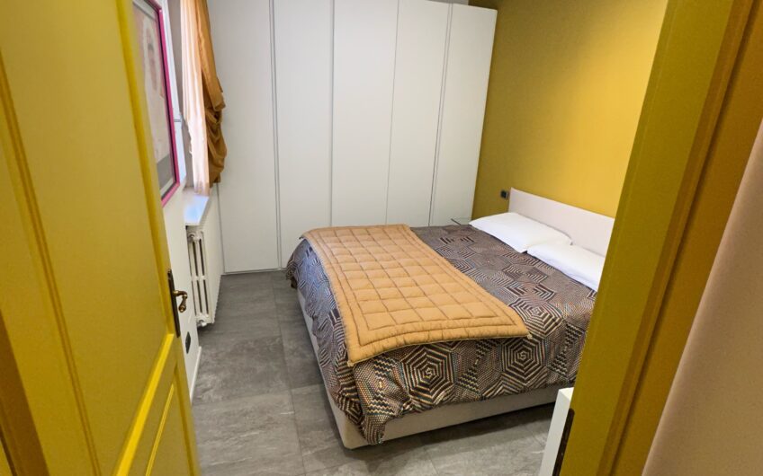 PAVIA VIA SANT’ENNODIO PRESTIGIOSO BILOCALE RISTRUTTURATO E ARREDATO CON POSS. BOX . EURO 250.000