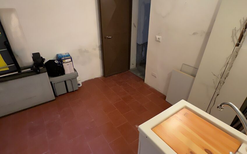 PAVIA VIA SANT’ENNODIO PRESTIGIOSO BILOCALE RISTRUTTURATO E ARREDATO CON POSS. BOX . EURO 250.000