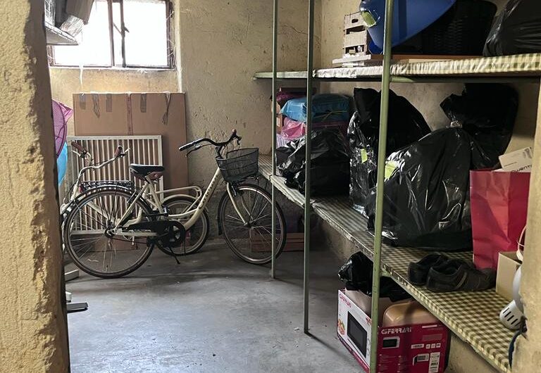 PAVIA CITTA’ GIARDINO VIA BORDONCINA APPARTAMENTO IN BUONO STATO, CON 3 CAMERE SEPARATE , CUCINA ABITABILE E SERVIZIO, BALCONE, ARREDATO, CANTINA, RISCALDAMENTO AUTONOMO, AFFITTATO A 3 STUDENTI A EURO 720 MESE OTTIMO INVESTIMENTO A EURO 108.000