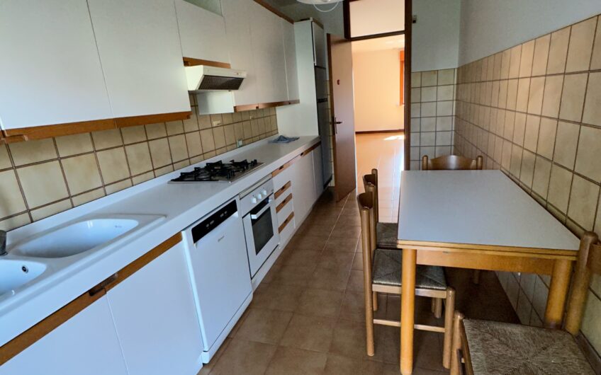 PAVIA VIA SABBIONE SIGNORILE 3 LOCALI + SERVIZI E BOX DOPPIO EURO 160.000