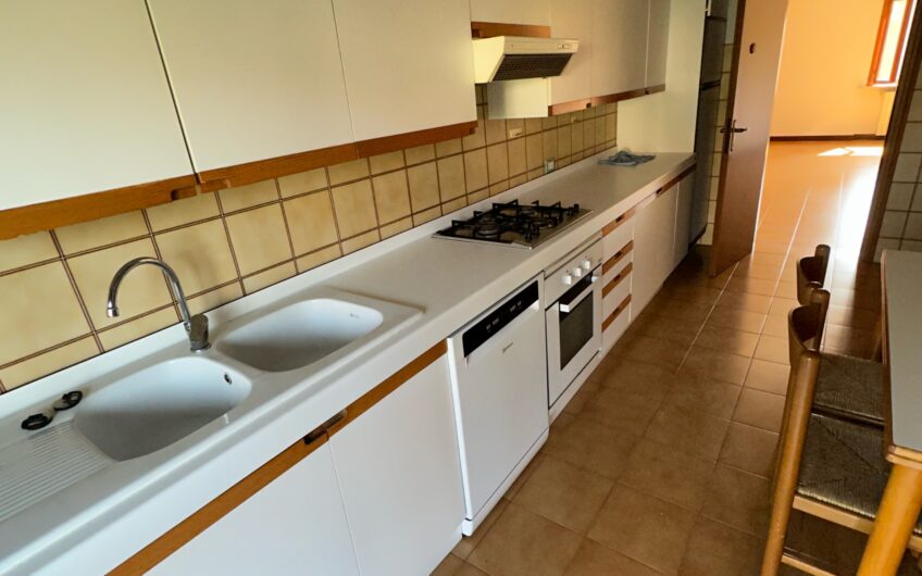 PAVIA VIA SABBIONE SIGNORILE 3 LOCALI + SERVIZI E BOX DOPPIO EURO 160.000