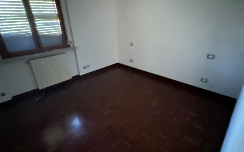 PAVIA VIA SABBIONE SIGNORILE 3 LOCALI + SERVIZI E BOX DOPPIO EURO 160.000