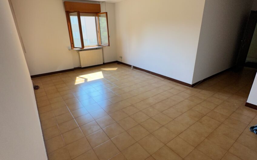 PAVIA VIA SABBIONE SIGNORILE 3 LOCALI + SERVIZI E BOX DOPPIO EURO 160.000