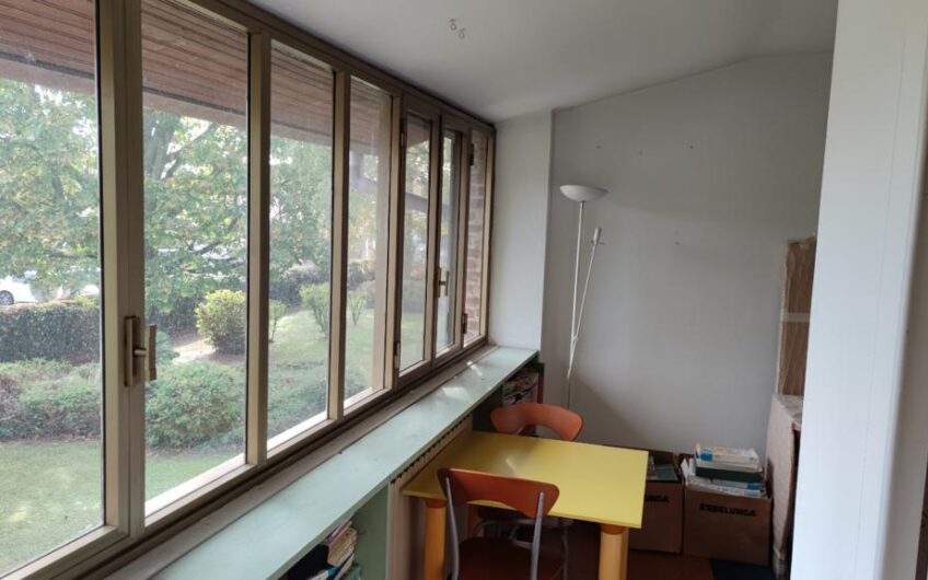 ALBUZZANO VIA PERTINI CASA SEMINDIPENDENTE DI 180 MQ CON PARCO DI MQ 1.600 . EURO 320.000