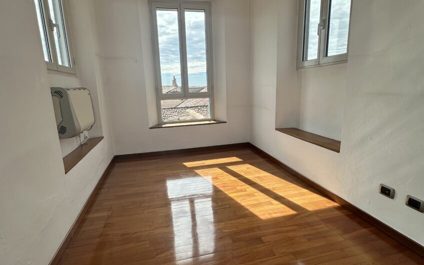 PAVIA CENTRO STORICO ATTICO CON 2 TORRETTE DI 160 MQ, ASCENSORE, POSTO AUTO CANTINA EURO 650.000 PREZZO AGGIORNATO