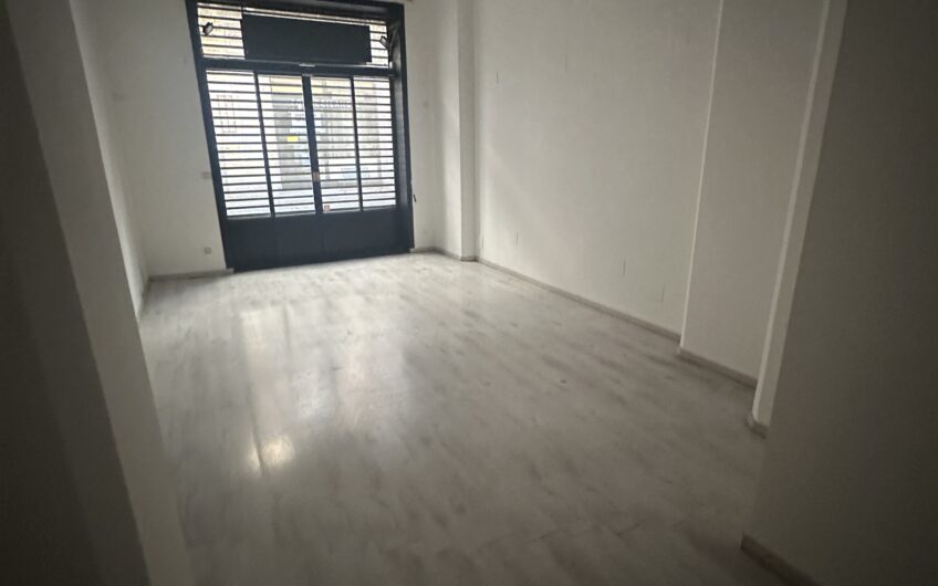 PAVIA CORSO MAZZINI AFFITTASI NEGOZIO 60 MQ CON MAGAZZINO E SOPPALCO EURO 1.300 MESE RIBASSATO