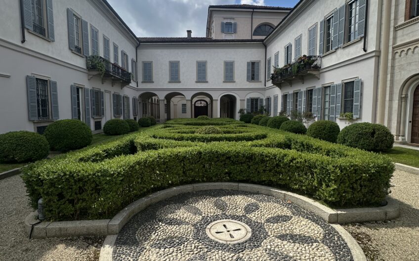 PAVIA PALAZZO ARNABOLDI APPRTAMENTO DI 3 LOCALI + SERVIZI CON GIARDINO PRIVATO VISTA SAN MICHELE EURO 680.000