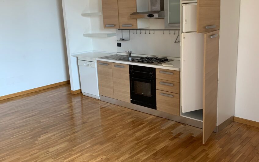 TRAVACO’ SICCOMARIO VIA CHIAVICA SIGNORILE E AMPIO BILOCALE CON CANTINA E BOX LIBERO FEBBRAIO 2026 EURO 150.000