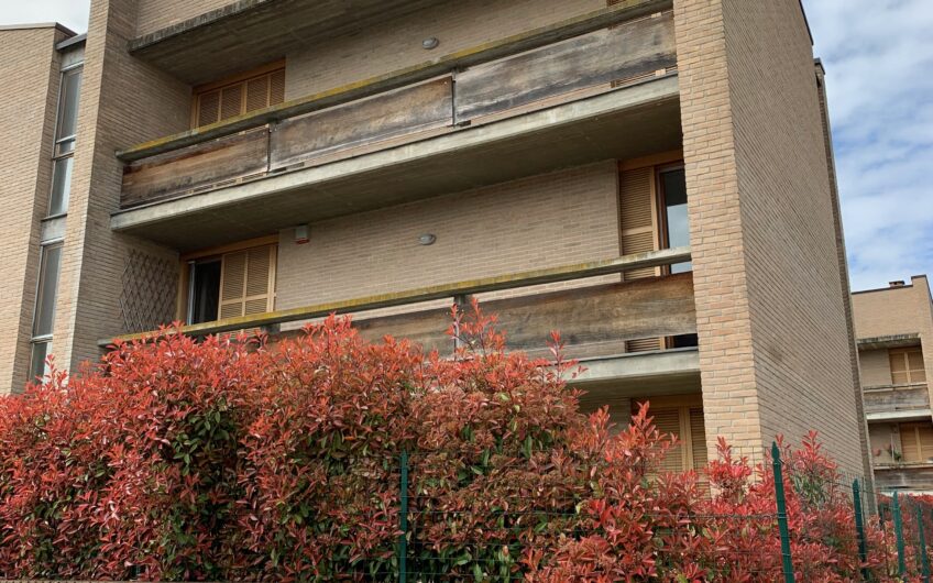 TRAVACO’ SICCOMARIO VIA CHIAVICA SIGNORILE E AMPIO BILOCALE CON CANTINA E BOX LIBERO FEBBRAIO 2026 EURO 150.000