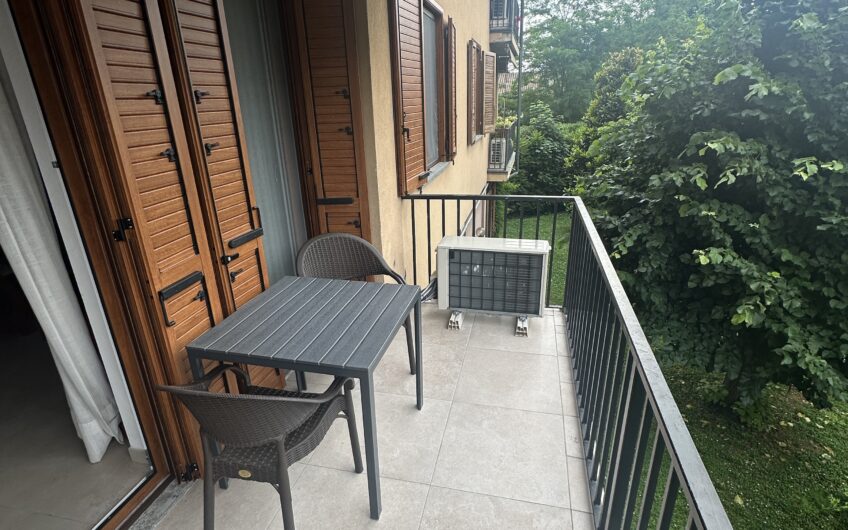 PAVIA VIA CHIOZZO AFFITTASI SIGNORILE BILOCALE RISTRUTTURATO E ARREDATO CON BOX EURO 1.000 MESE