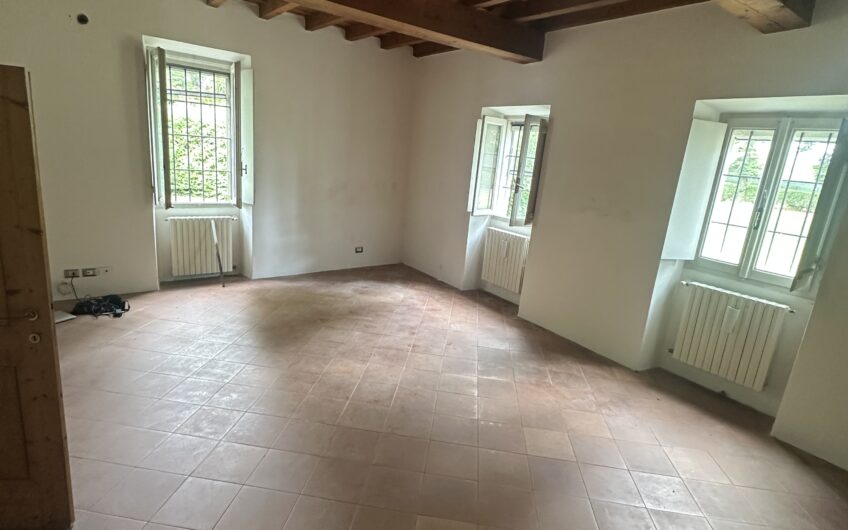 PAVIA CA’ DELLA TERRA VENDESI PORZIONE DI CASCINA STORICA DI 200 MQ CON GIARDINO E BOX DOPPIO EURO 280.000
