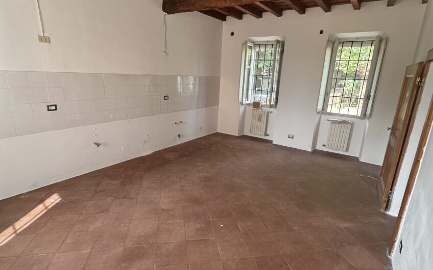 PAVIA CA’ DELLA TERRA VENDESI PORZIONE DI CASCINA STORICA DI 200 MQ CON GIARDINO E BOX DOPPIO EURO 280.000