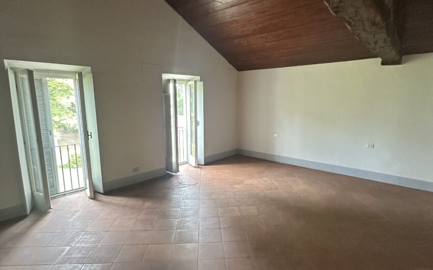 PAVIA CA’ DELLA TERRA VENDESI PORZIONE DI CASCINA STORICA DI 200 MQ CON GIARDINO E BOX DOPPIO EURO 280.000