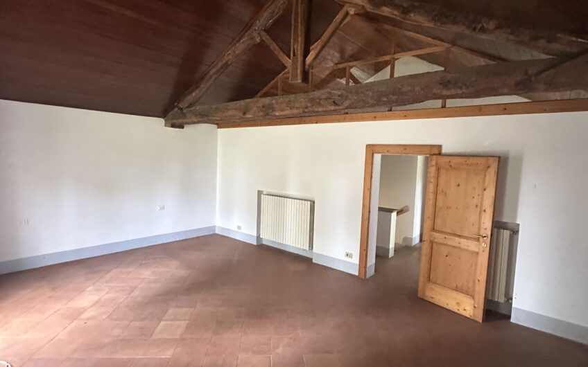 PAVIA CA’ DELLA TERRA VENDESI PORZIONE DI CASCINA STORICA DI 200 MQ CON GIARDINO E BOX DOPPIO EURO 280.000