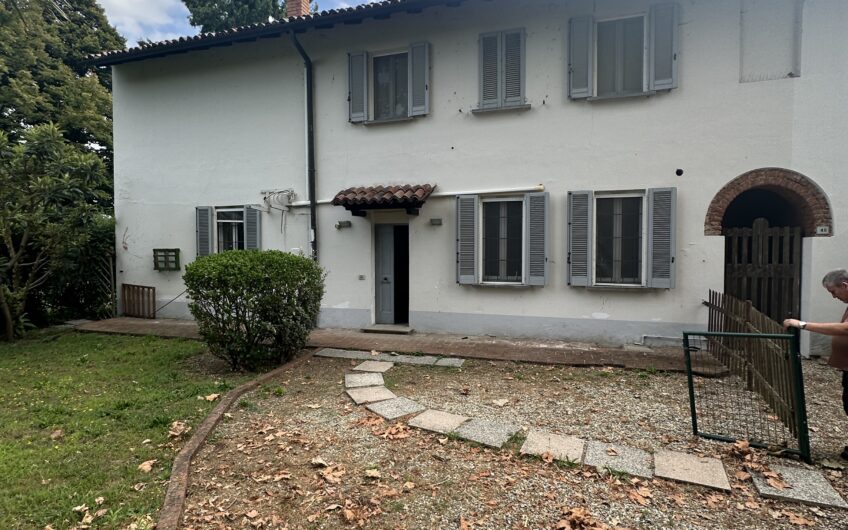 PAVIA CA’ DELLA TERRA VENDESI PORZIONE DI CASCINA STORICA DI 200 MQ CON GIARDINO E BOX DOPPIO EURO 280.000