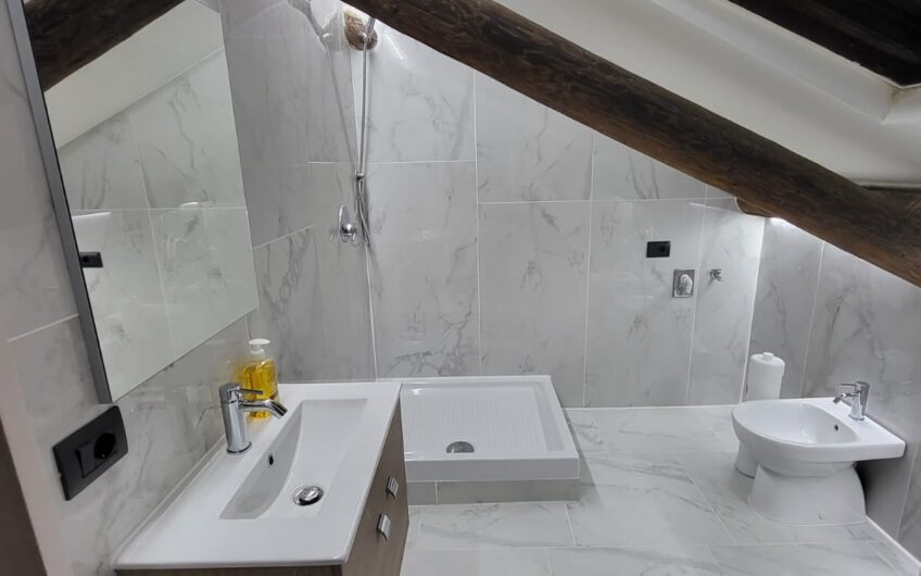 LINAROLO FR. VACCARIZZA VILLA INDIPENDENTE 155 MQ RISTRUTTURATA CON SOTTOTETTO, CANTINA E BOX, GIARDINO EURO 250.000