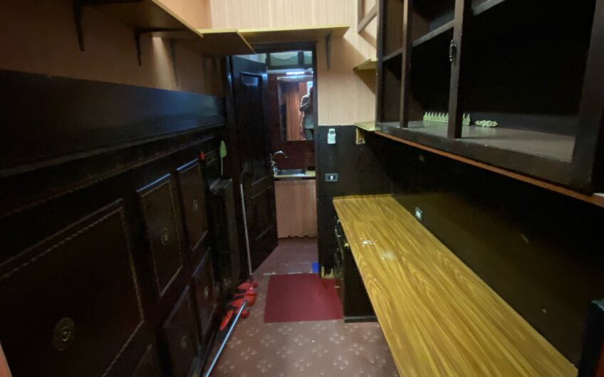 PAVIA PIAZZA VITTORIA VENDESI MURI DI NEGOZIO CON CANTINA E CASSAFORTE, MQ 45 EURO 170.000