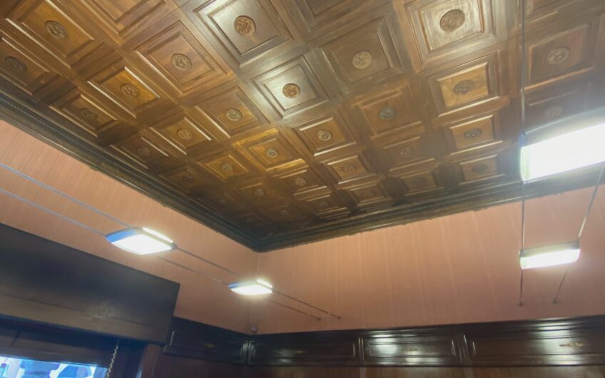 PAVIA PIAZZA VITTORIA VENDESI MURI DI NEGOZIO CON CANTINA E CASSAFORTE, MQ 45 EURO 170.000