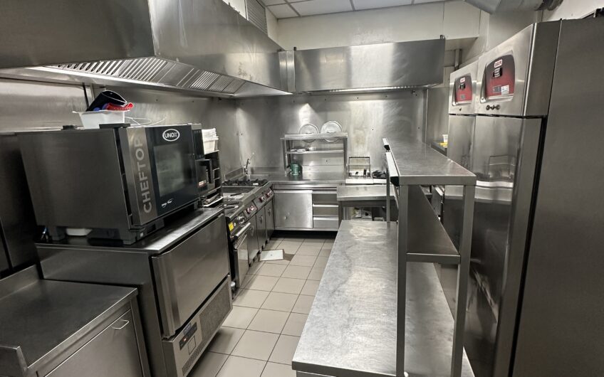 PAVIA UNIVERSITA’ CEDESI RISTORANTE PIZZERIA 300 MQ ATTREZZATISSIMO EURO 100.000 AFFARISSIMO