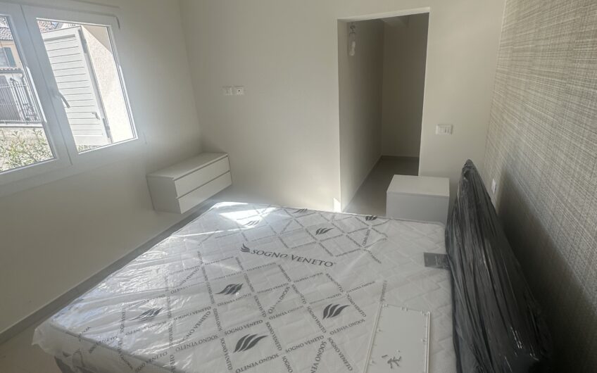 PAVIA VIA OLEVANO AFFITTASI VILLA DI 2 LOCALI + SERVIZI, SOPPALCO, GIARDINO E POSTO AUTO EURO 1.000 MESE