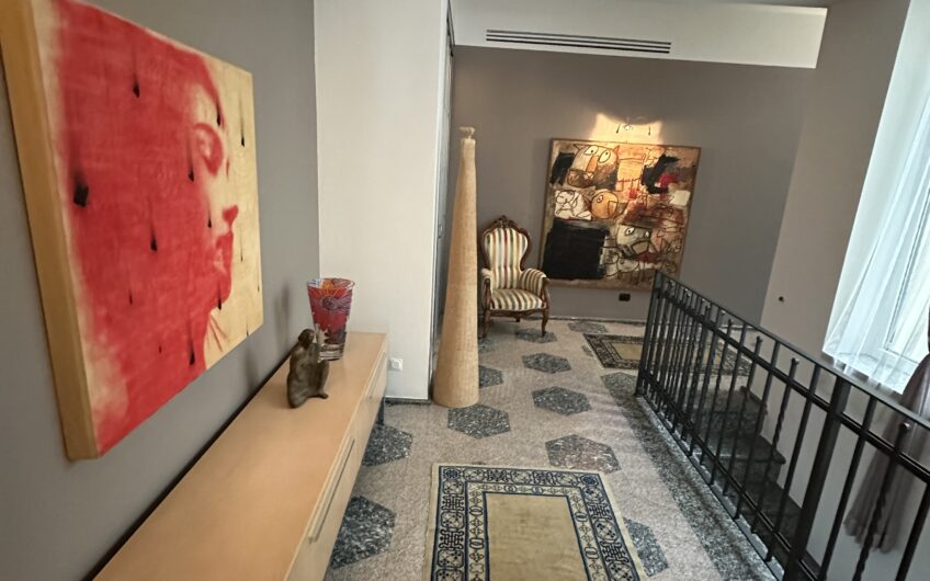 PAVIA VIALE MATTEOTTI AD. CASA SEMINDIPENDENTE CON 4 LOCALI + 3 SERVIZI, TAVERNA, GIARDINO E 4 BOX EURO 1.200.000