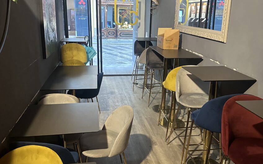 PAVIA CORSO STRADA NUOVA CEDESI BAR RISTRUTTURATO EURO 30.000