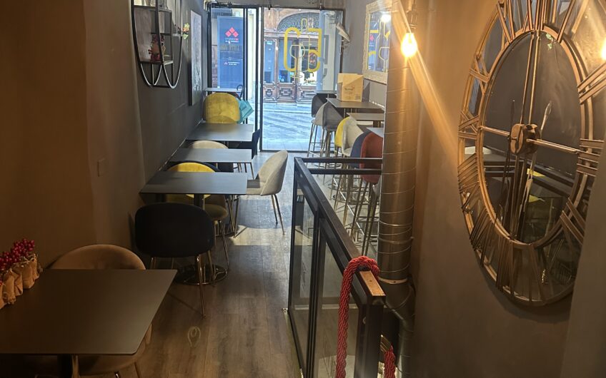 PAVIA CORSO STRADA NUOVA CEDESI BAR RISTRUTTURATO EURO 30.000